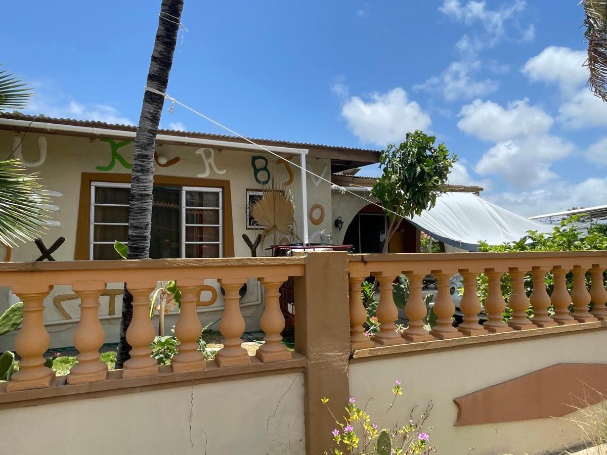 オラニエスタッドAruba Backpackersアパートメント エクステリア 写真